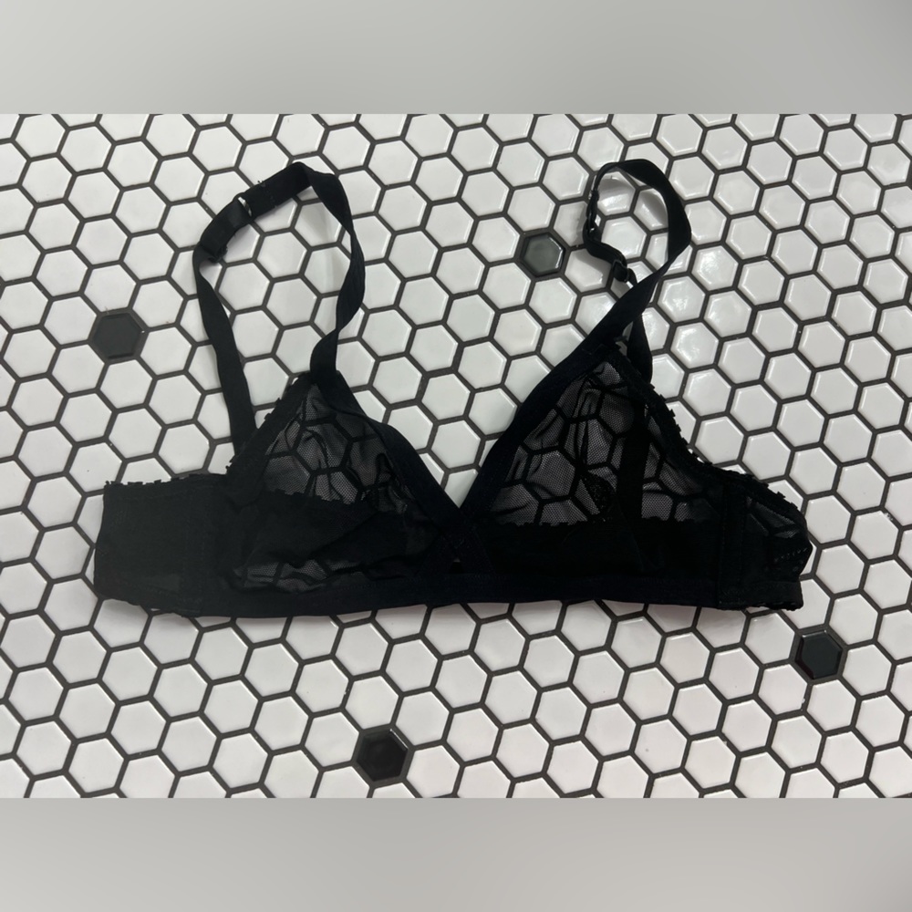 Huit intimates bra size 36A